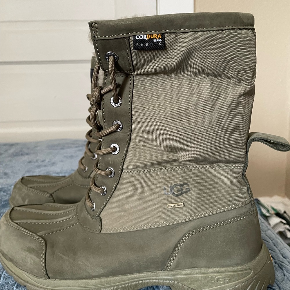 Mens UGG boots.  Size 9 waterproof.